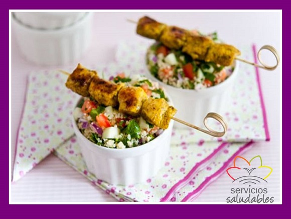 Lunes Saludable con Pinchos de Pollo y Ensalada de Cuscús Lunes Saludable con Pinchos de Pollo y Ensalada de Cuscús