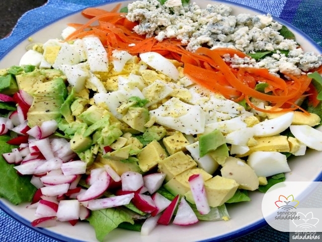 ENSALADA COMPLETA PARA UN MARTES SALUDABLE POST FIESTAS ENSALADA COMPLETA PARA UN MARTES SALUDABLE POST FIESTAS