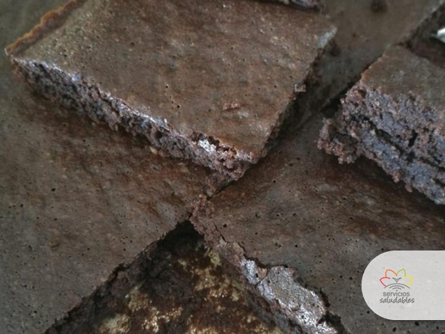 LUNES SALUDABLE CON BROWNIE RIQUÍSIMO CON AZÚCAR MASCABO Y SIN HARINA